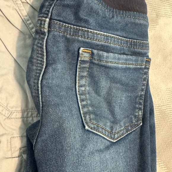 Set of two 5T pants, 1 Cat & Jack Blue Relaxed Jeans & 1 Cargo - Picture 8 of 8